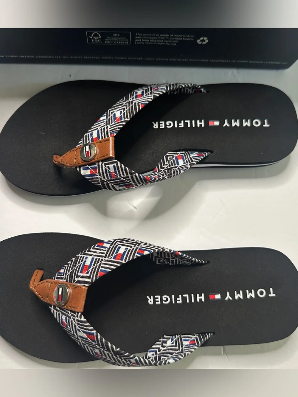 NIB Tommy Hilfiger Women's Patterned Logo Flip Flops Womens 6